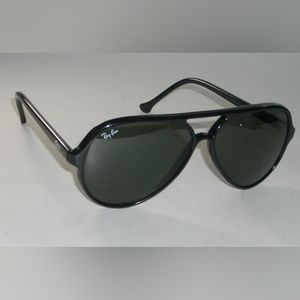 Ray Ban Aviator Sunglasses with Case!